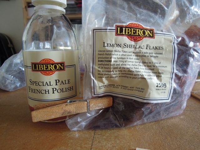 Liberon Garnet Shellac Flakes, 250g